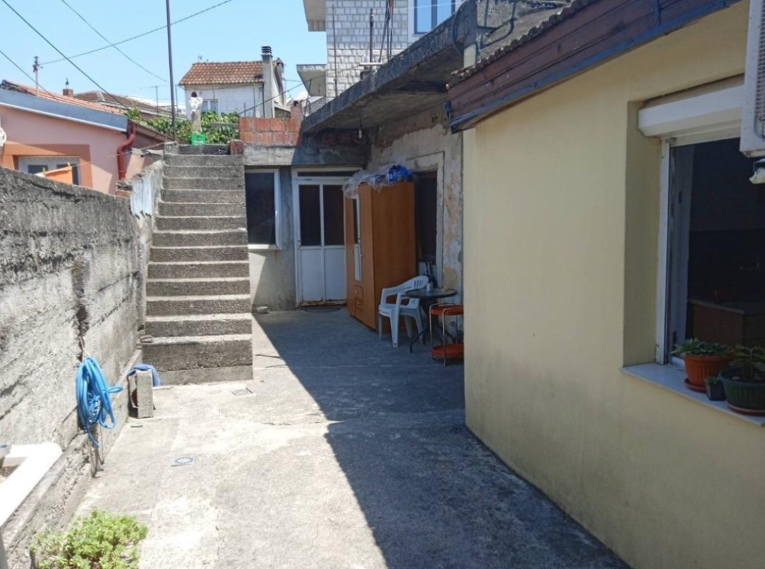 Maison à Podgorica, Monténégro, 80 m² - image 1