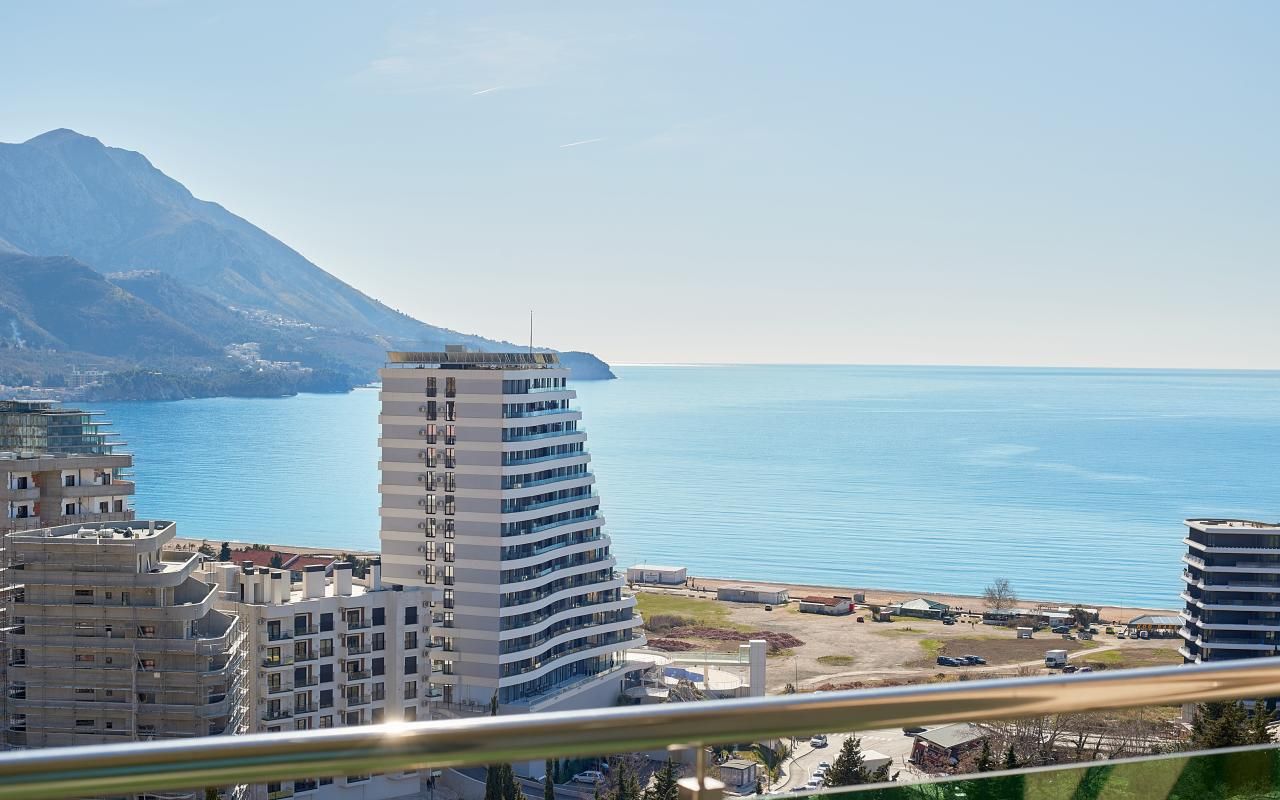 Piso en Becici, Montenegro, 85 m² - imagen 1