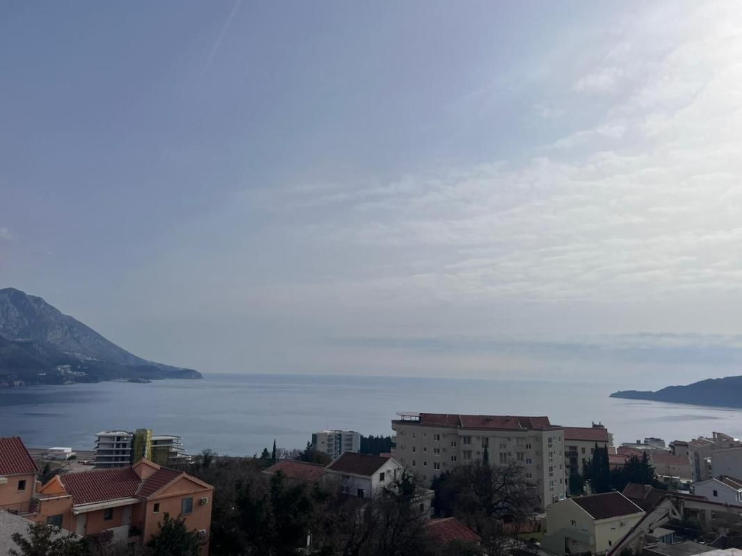 Flat in Becici, Montenegro, 45 m² - picture 1