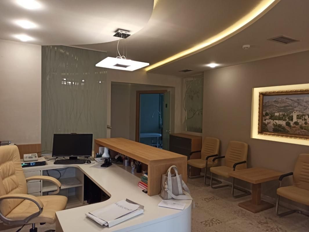Gewerbeimmobilien in Bar, Montenegro, 105 m² - Foto 1