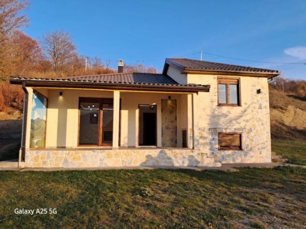 Maison à Kolasin, Monténégro, 100 m² - image 1