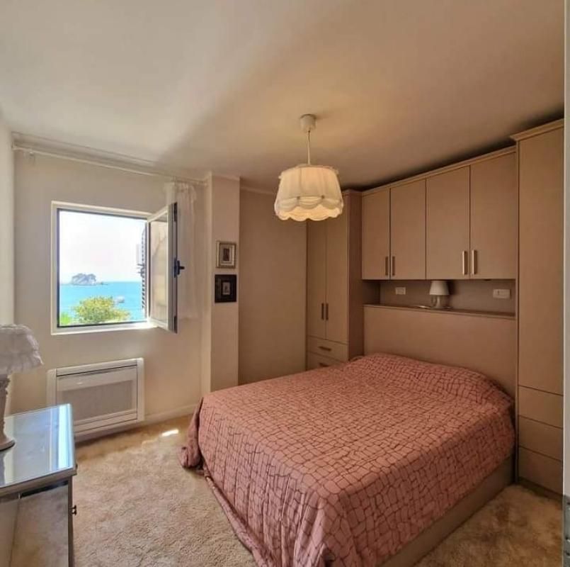Flat in Petrovac, Montenegro, 72 m² - picture 1