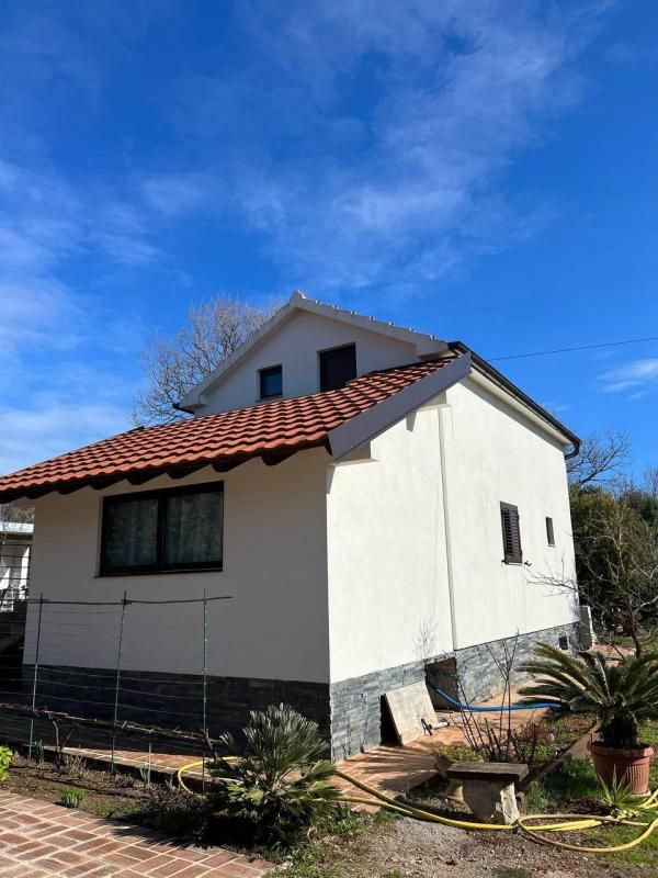 Maison à Krimovica, Monténégro, 80 m² - image 1