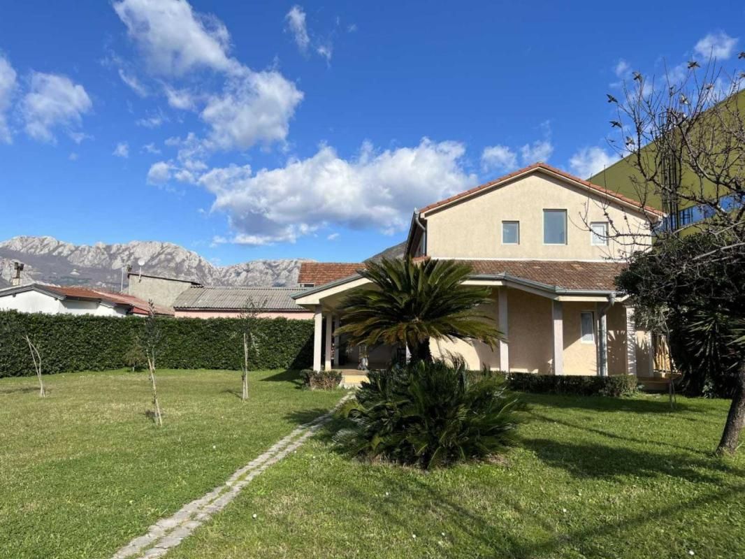 Haus in Bar, Montenegro, 130 m² - Foto 1
