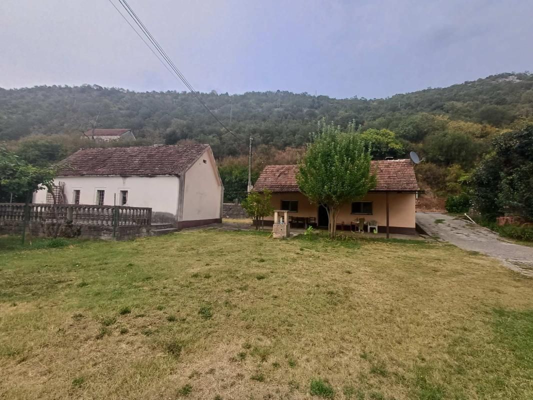 Haus in Danilovgrad, Montenegro, 140 m² - Foto 1