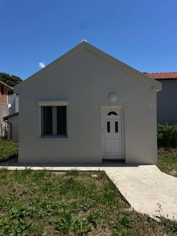 Maison à Šušanj, Monténégro, 28 m² - image 1