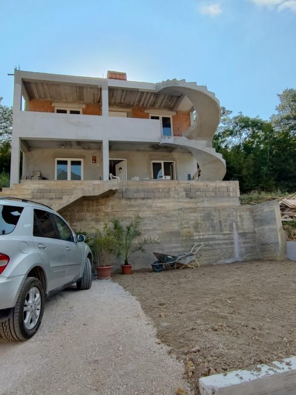 Maison à Šušanj, Monténégro, 180 m² - image 1