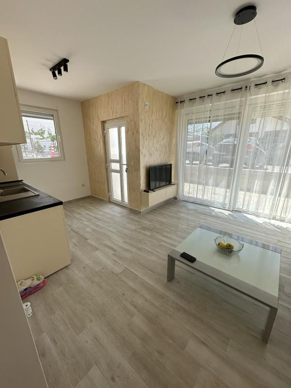 Piso en Tivat, Montenegro, 38 m² - imagen 1