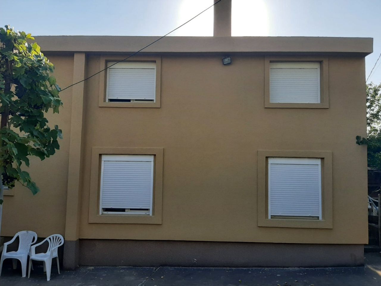 Haus in Chan, Montenegro, 210 m² - Foto 1
