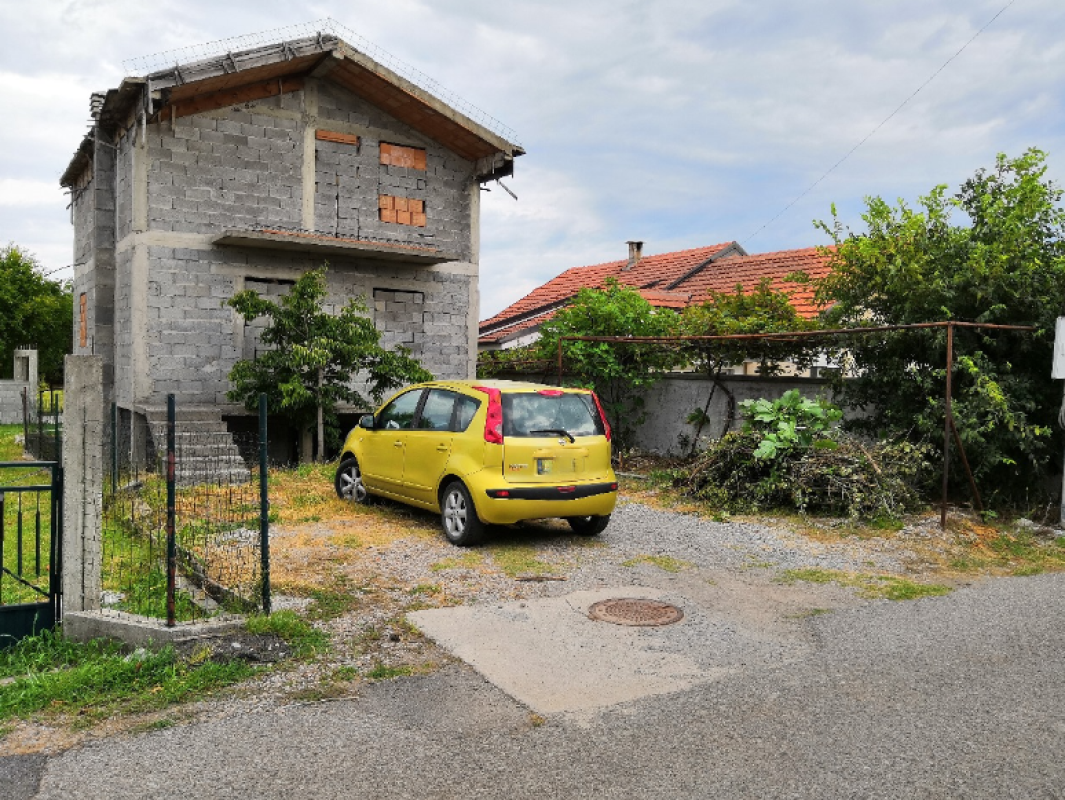 Casa en Golubovci, Montenegro, 107 m² - imagen 1
