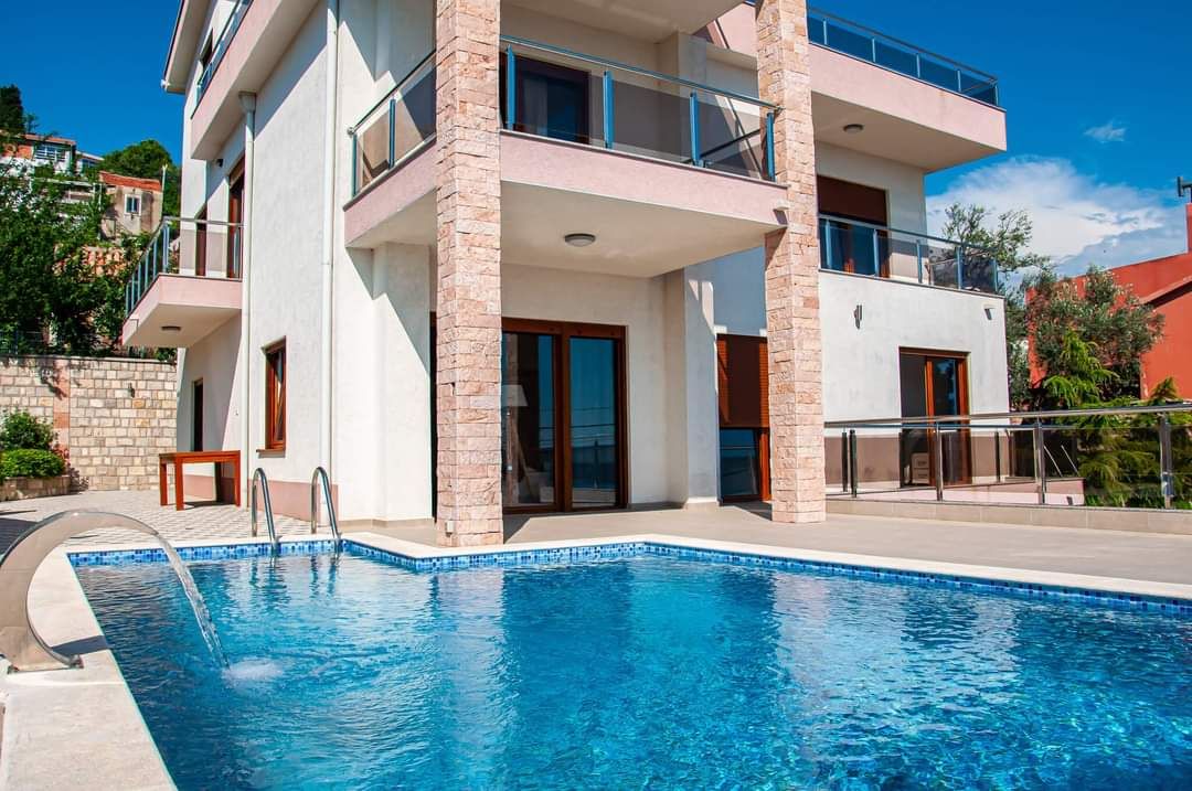 Haus in Susanj, Montenegro, 500 m² - Foto 1