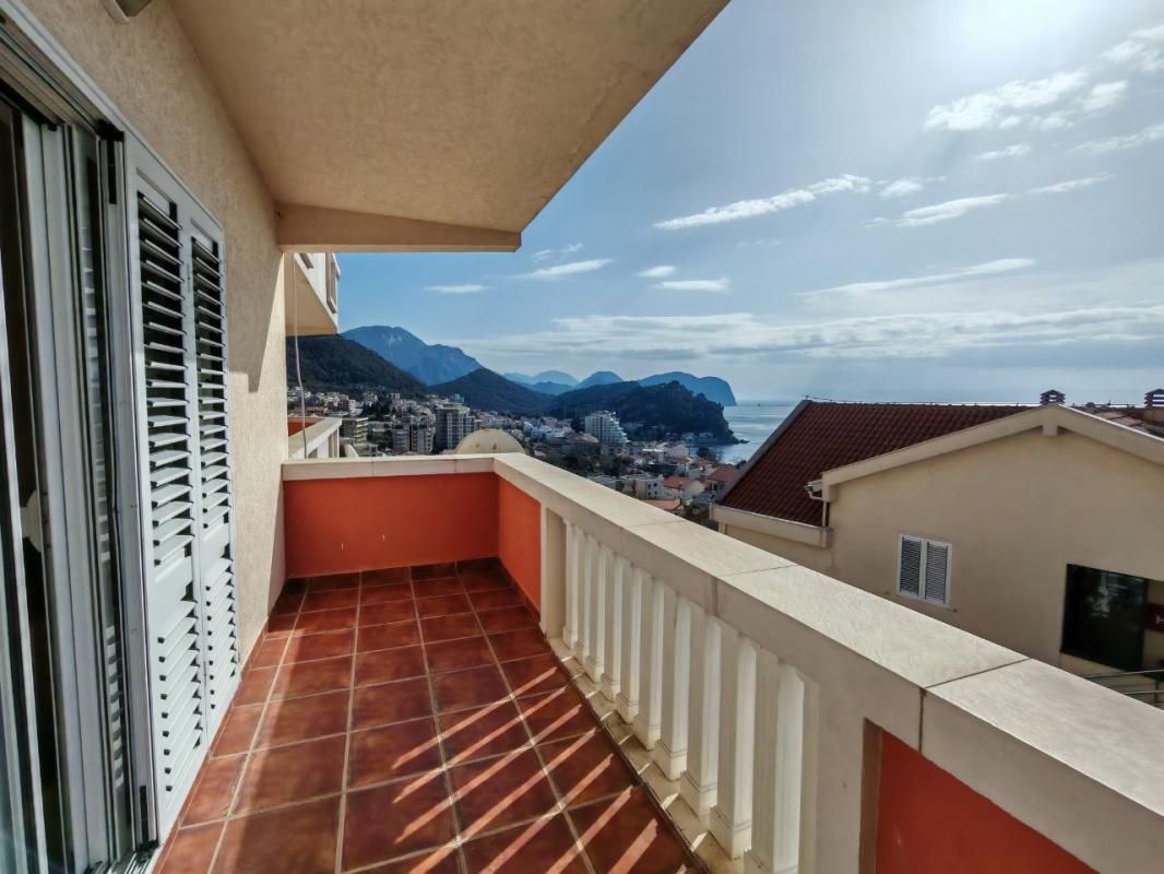 Appartement à Petrovac, Monténégro, 55 m² - image 1