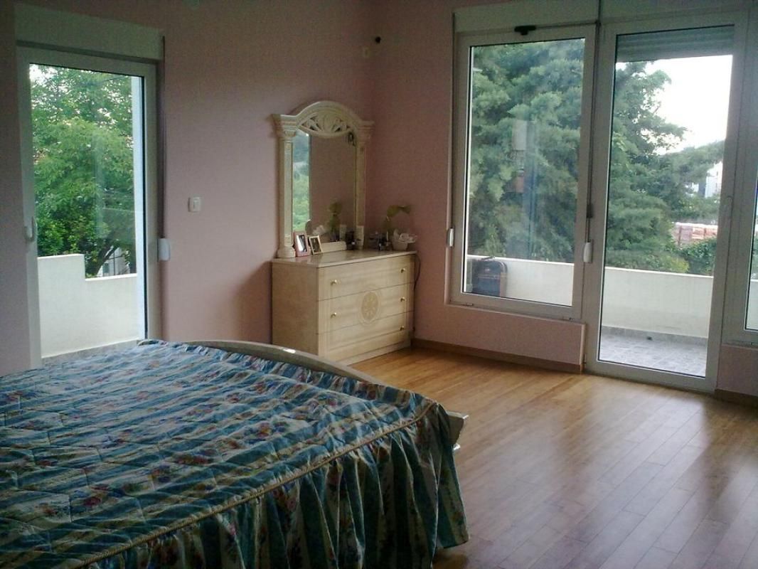 Hotel Podmaine, Montenegro, 537 m² - imagen 1