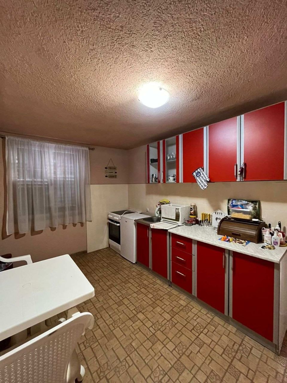 Haus in Sutomore, Montenegro, 210 m² - Foto 1