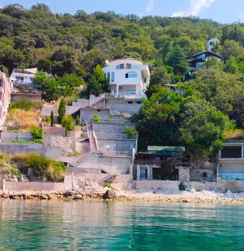 House in Kruče, Montenegro, 280 m² - picture 1