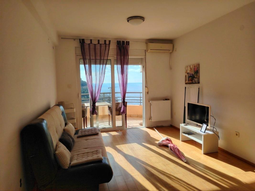 Wohnung in Rezevici, Montenegro, 47 m² - Foto 1