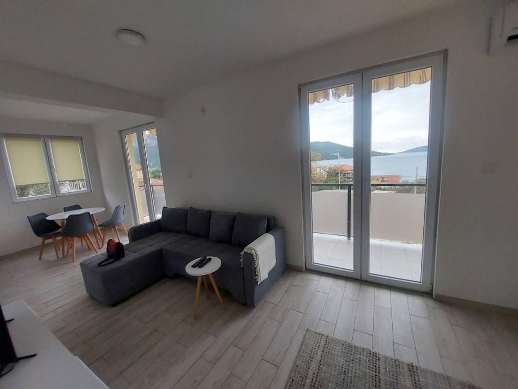 Appartement à Kumbor, Monténégro, 52 m² - image 1