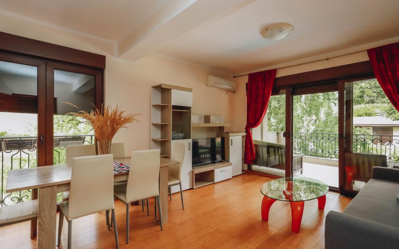Appartamento Podmaine, Montenegro, 70 m² - foto 1