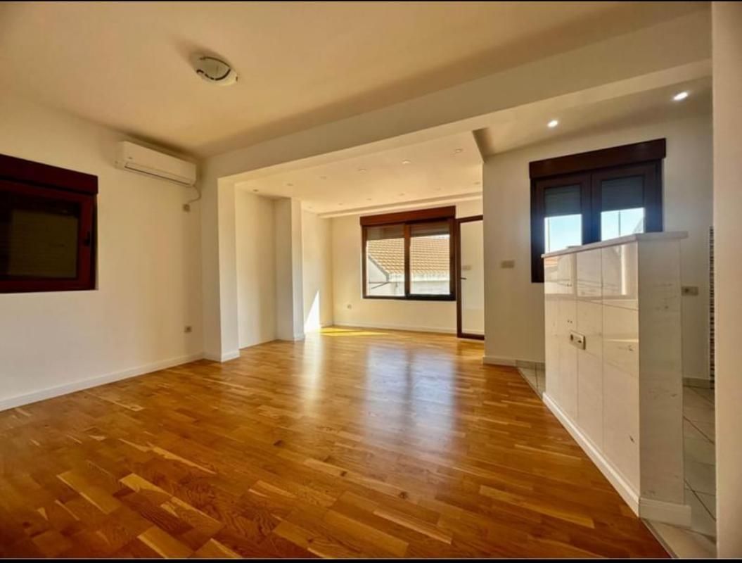 Flat in Budva, Montenegro, 65 m² - picture 1