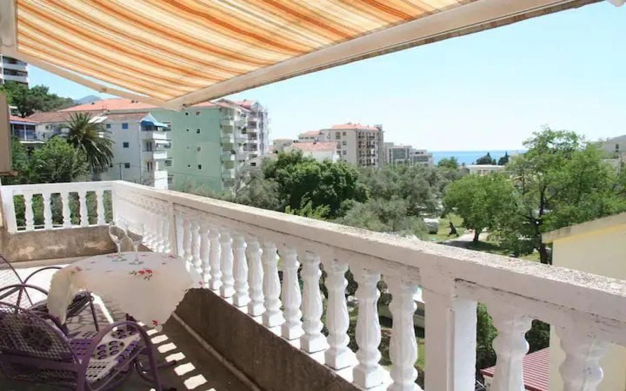Wohnung in Becici, Montenegro, 63 m² - Foto 1