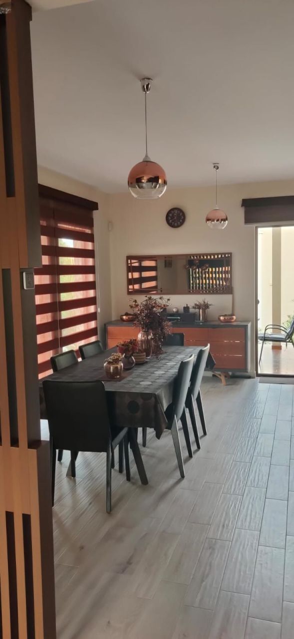 Maison à Dobra Voda, Monténégro, 320 m² - image 1