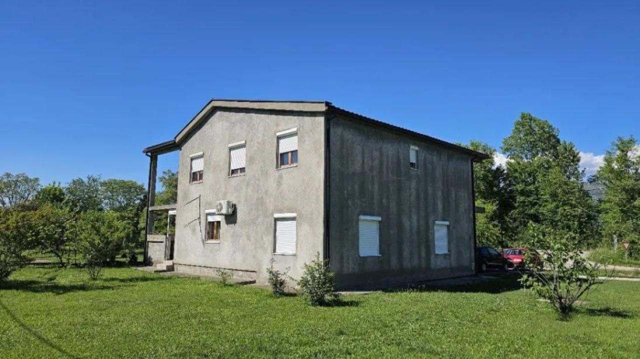Haus in Danilovgrad, Montenegro, 220 m² - Foto 1