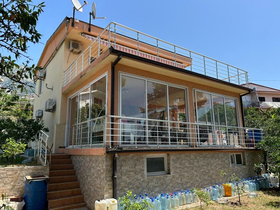 Haus in Dobra Voda, Montenegro, 206 m² - Foto 1