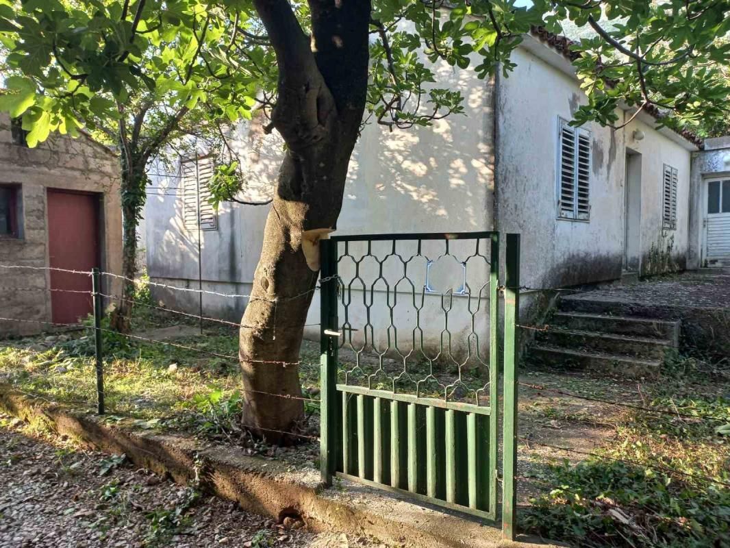 Maison à Sutomore, Monténégro, 93 m² - image 1