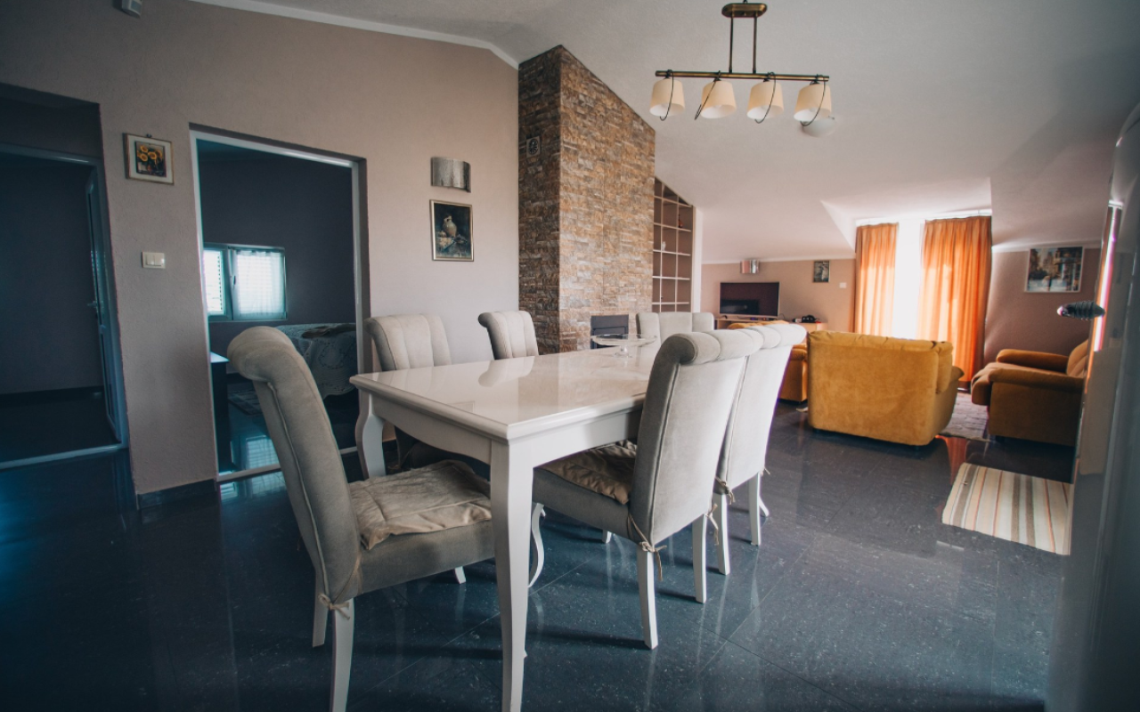 Hôtel à Krimovica, Monténégro, 300 m² - image 1