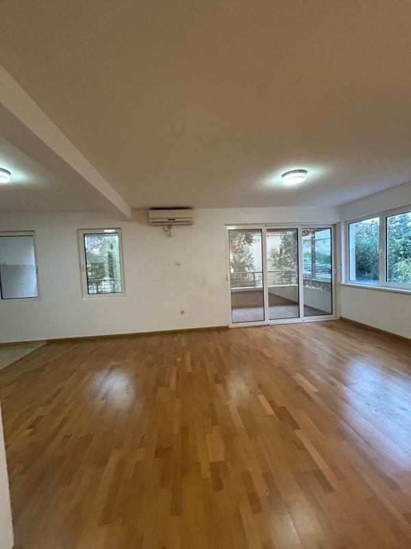 Piso en Petrovac, Montenegro, 105 m² - imagen 1