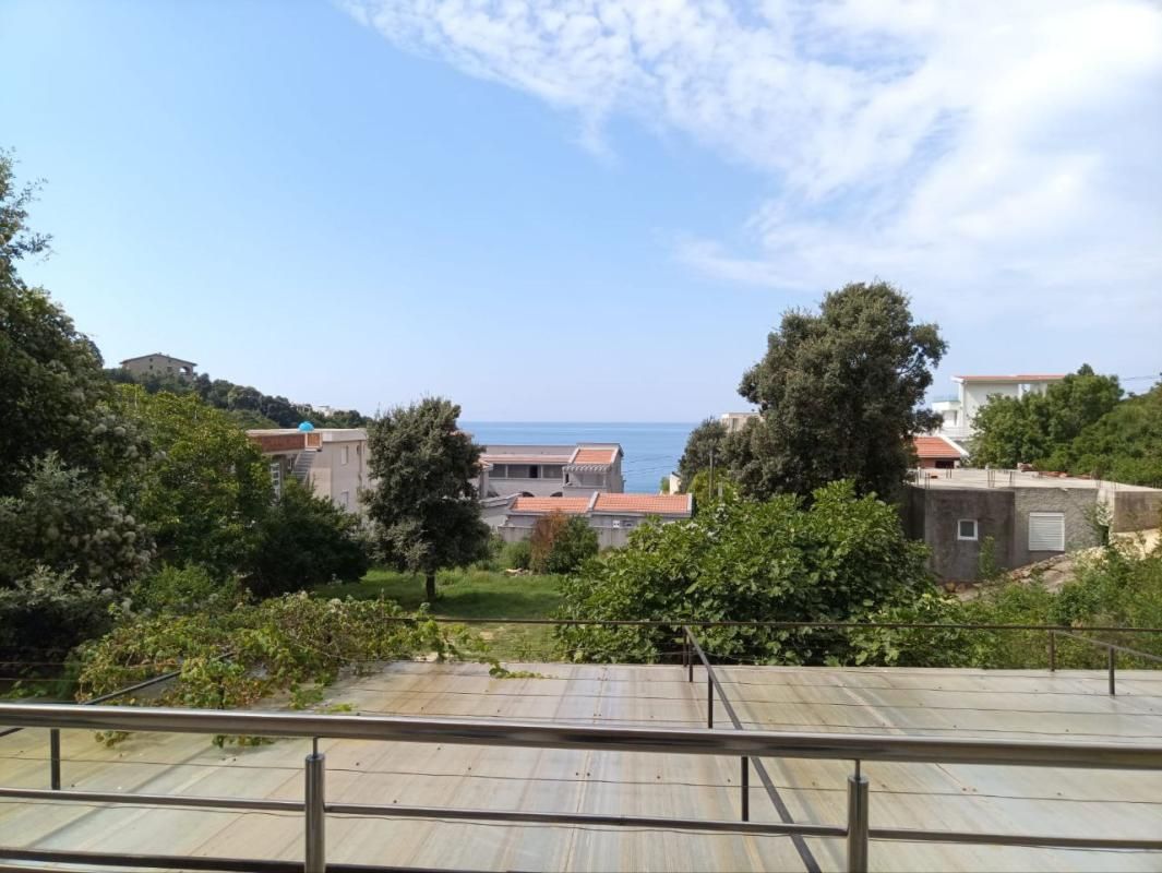 Appartement à Utjeha, Monténégro, 65 m² - image 1