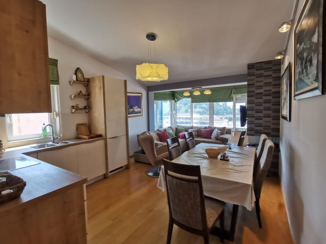 Piso en Petrovac, Montenegro, 90 m² - imagen 1