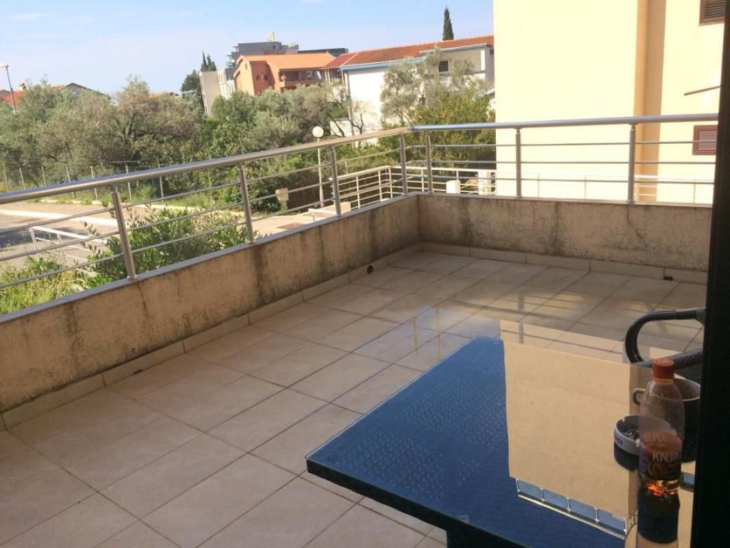 Flat in Becici, Montenegro, 82 m² - picture 1