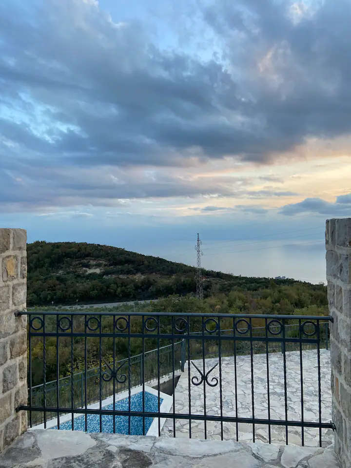 Flat in Petrovac, Montenegro, 466 m² - picture 1