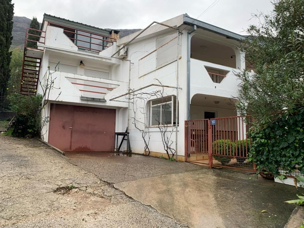 Haus in Sutomore, Montenegro, 186 m² - Foto 1