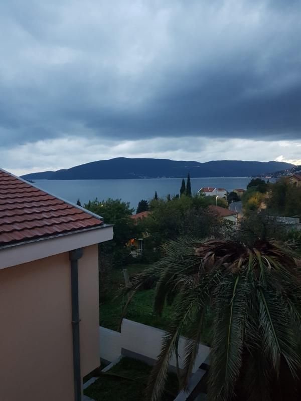 Flat in Kumbor, Montenegro, 35 m² - picture 1