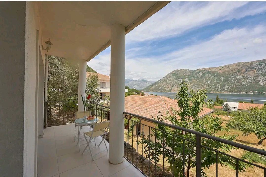 Wohnung in Stoliw, Montenegro, 62 m² - Foto 2