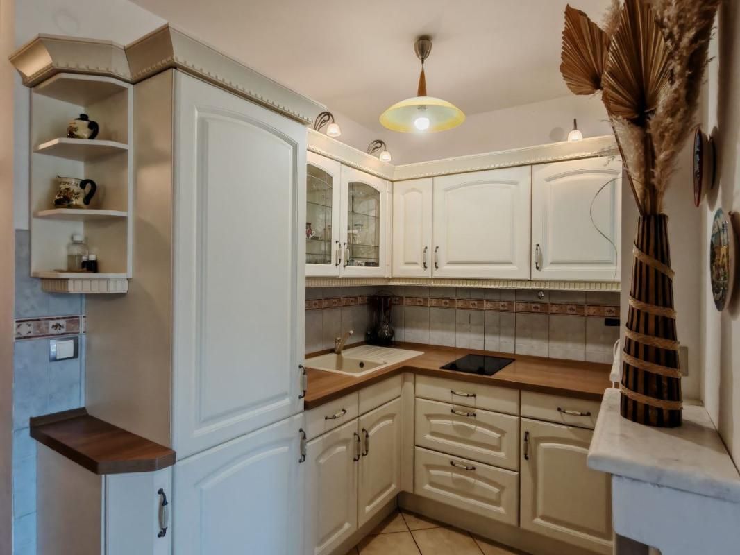 Flat in Petrovac, Montenegro, 85 m² - picture 2