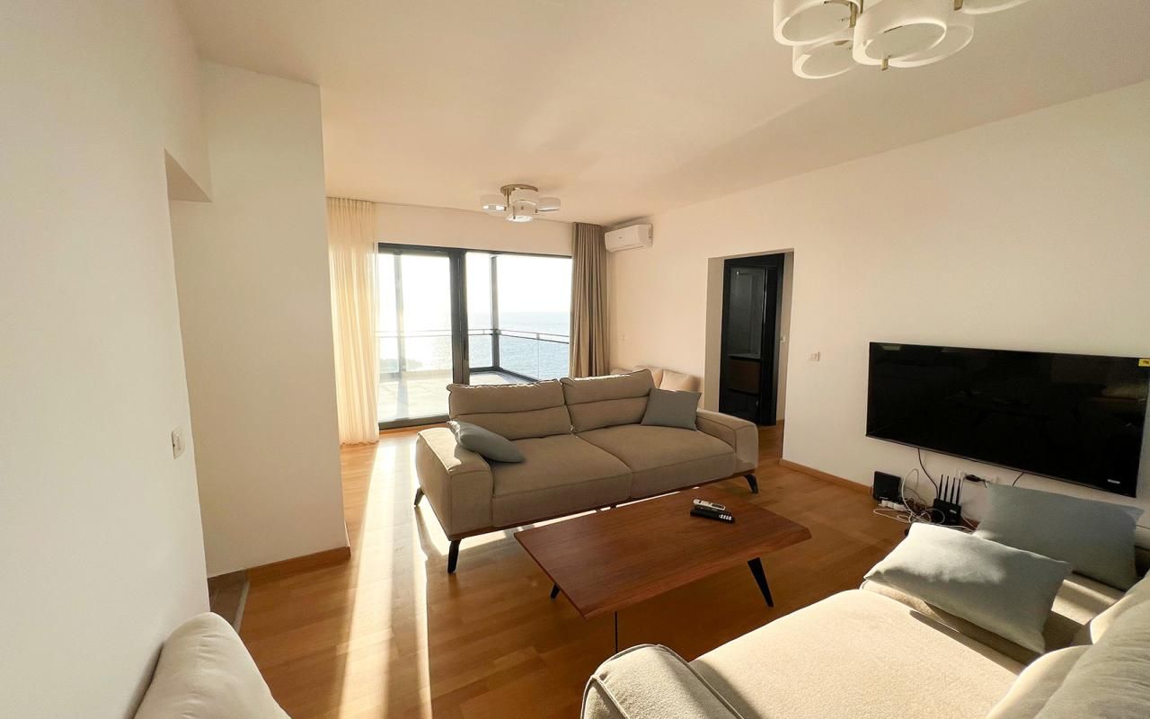 Flat in Sveti Stefan, Montenegro, 141 m² - picture 3