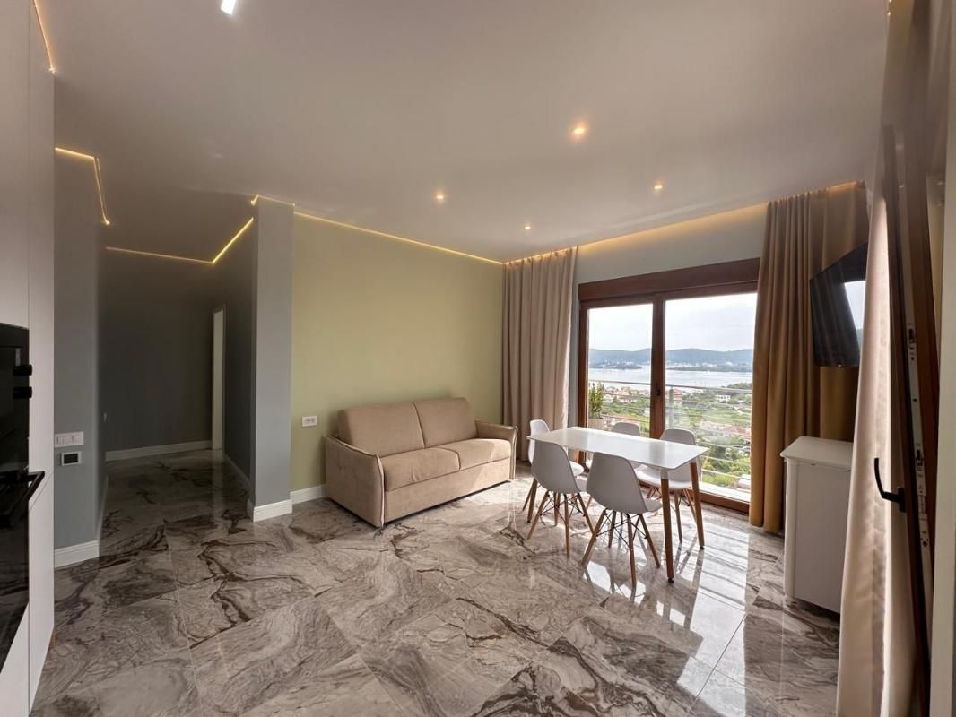 Piso en Tivat, Montenegro, 68 m² - imagen 3