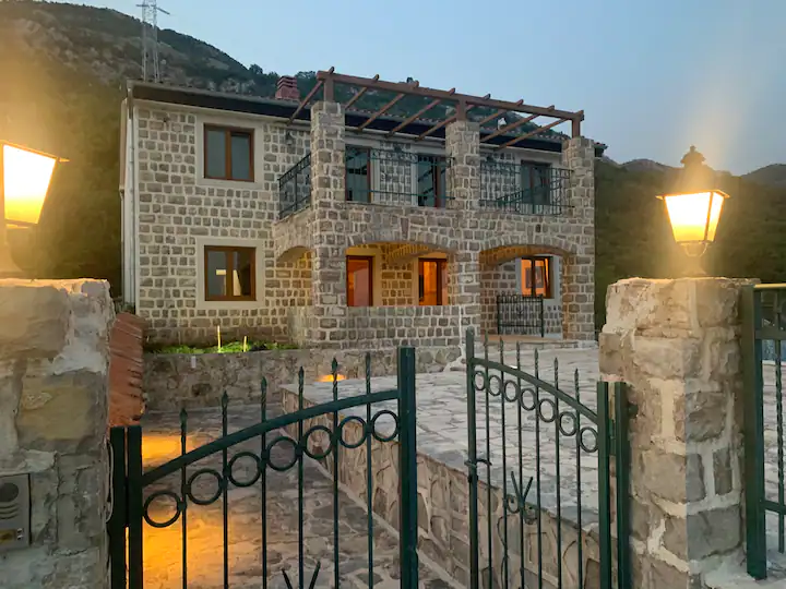 House in Petrovac, Montenegro, 466 m² - picture 3