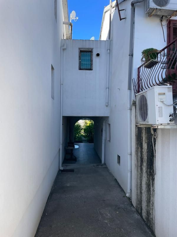 Casa en Podgorica, Montenegro, 550 m² - imagen 4