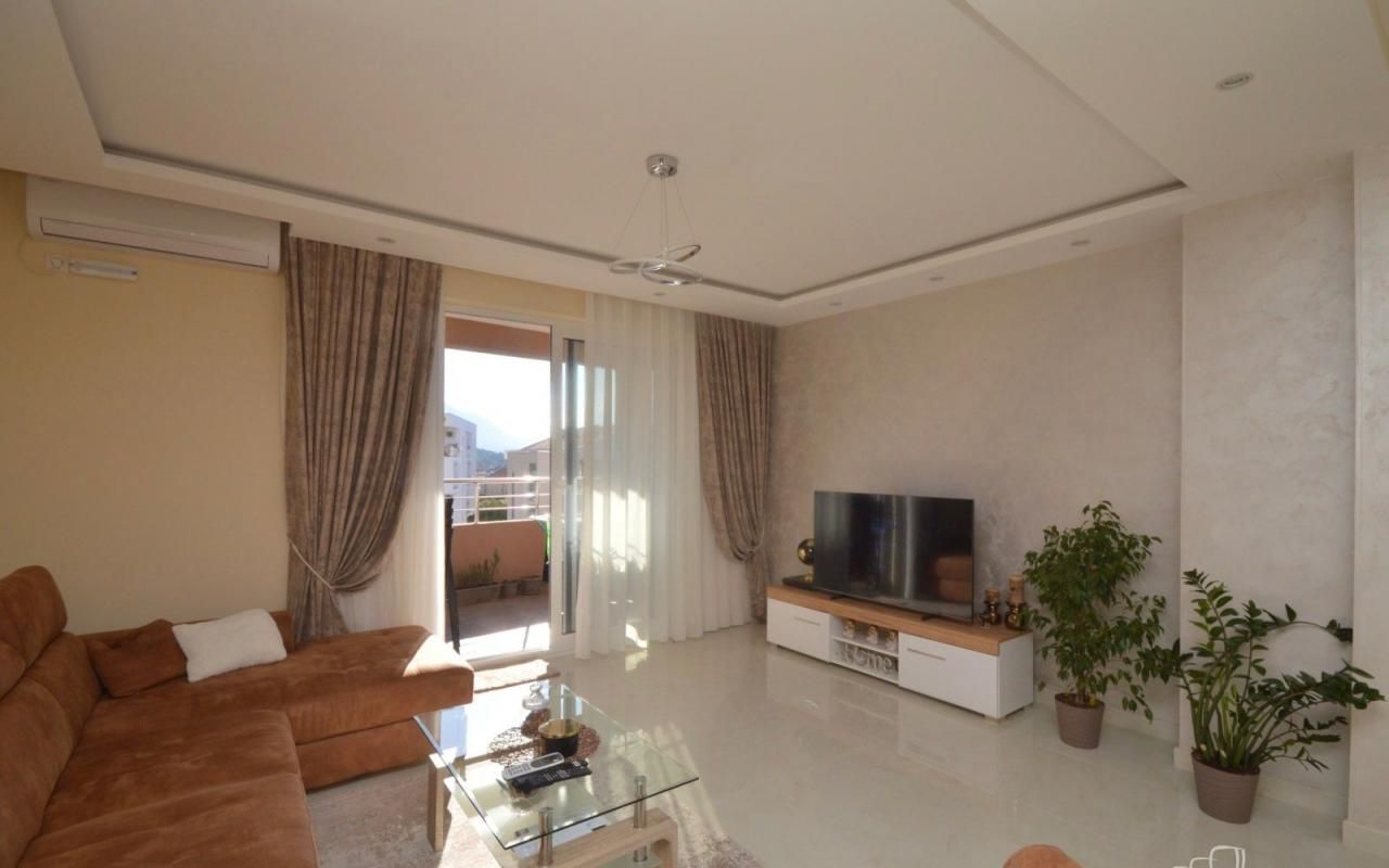 Piso en Tivat, Montenegro, 84 m² - imagen 6