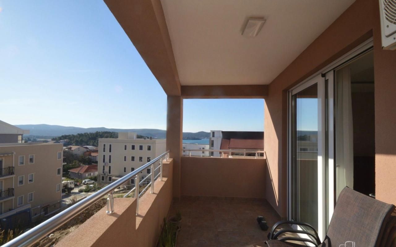 Piso en Tivat, Montenegro, 84 m² - imagen 8