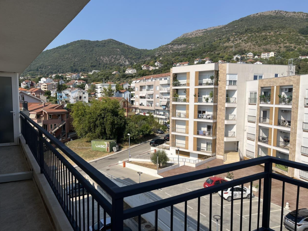 Flat in Tivat, Montenegro, 99 m² - picture 8