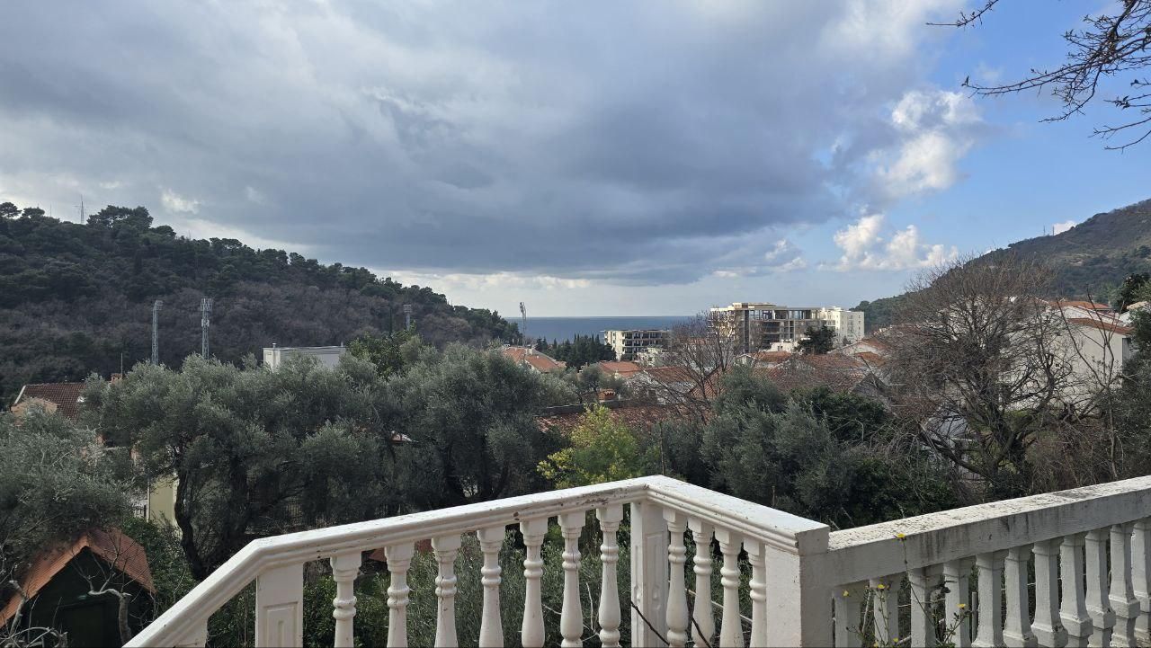 Flat in Petrovac, Montenegro, 86 m² - picture 9