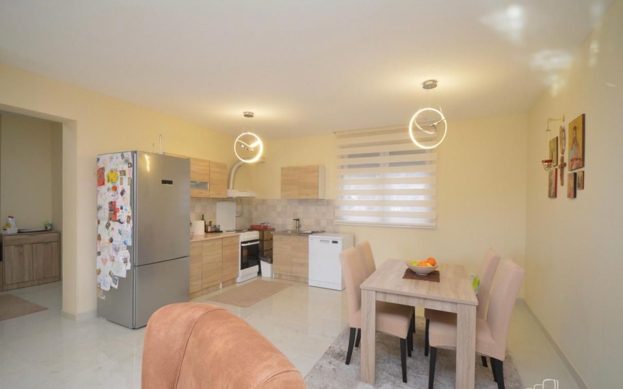 Piso en Tivat, Montenegro, 84 m² - imagen 9