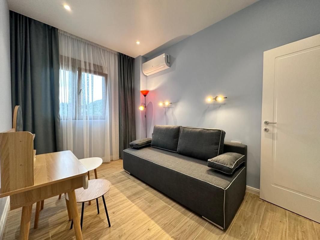 Piso en Tivat, Montenegro, 68 m² - imagen 9