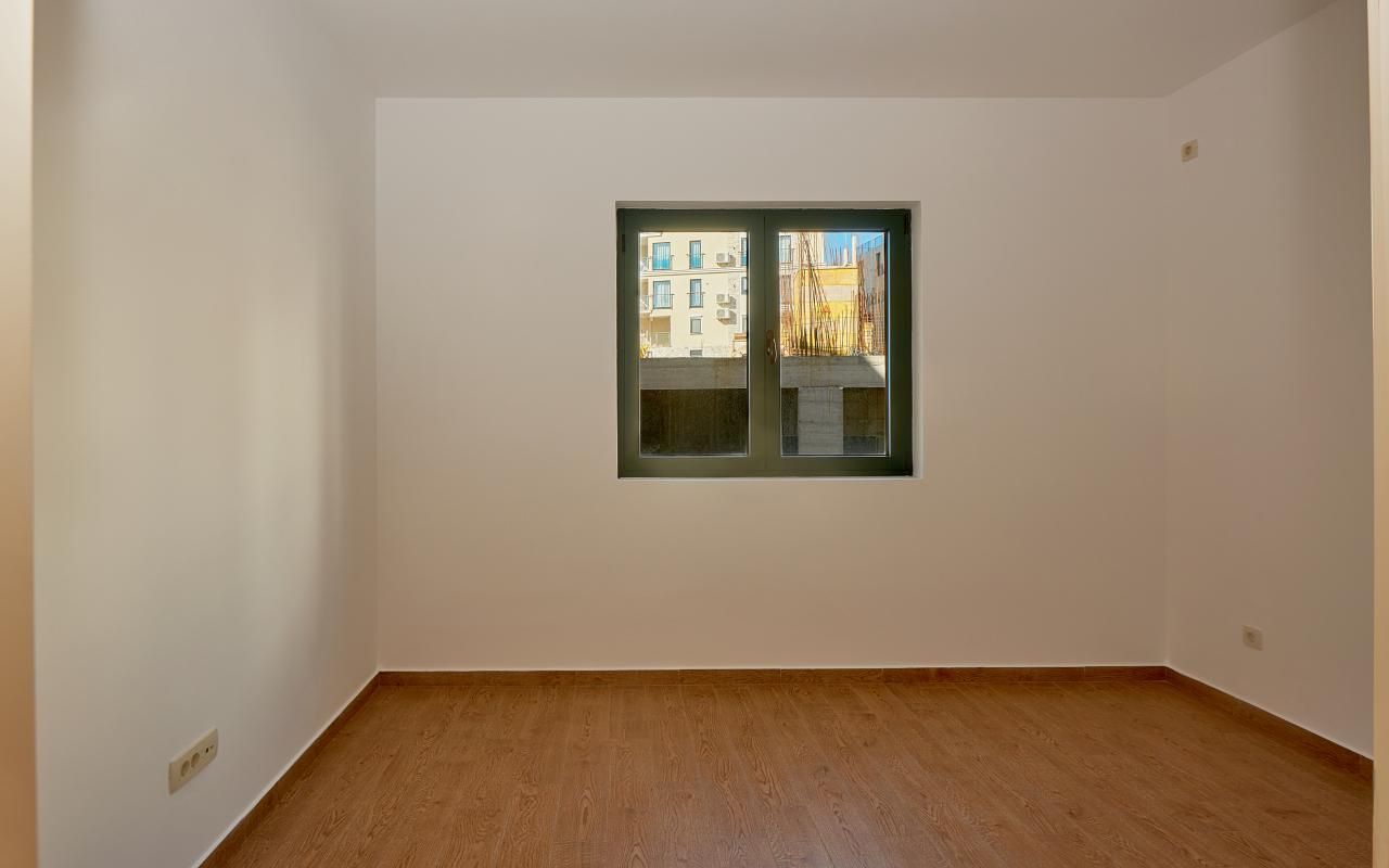 Flat in Becici, Montenegro, 85 m² - picture 9