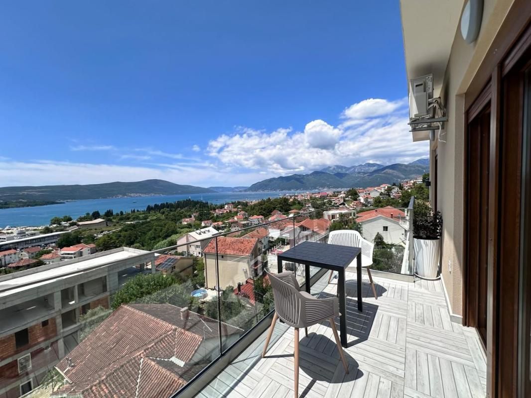 Piso en Tivat, Montenegro, 68 m² - imagen 12
